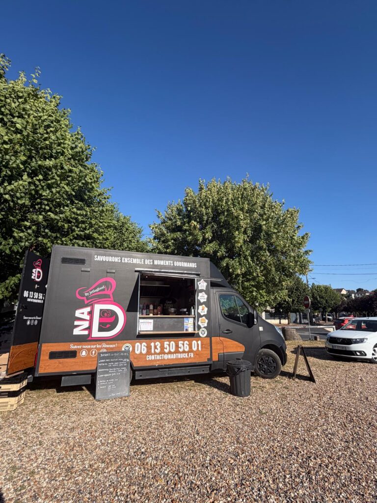 Restaurant NAD foodtruck by Jetlagfood à Louvres, France — photo 1