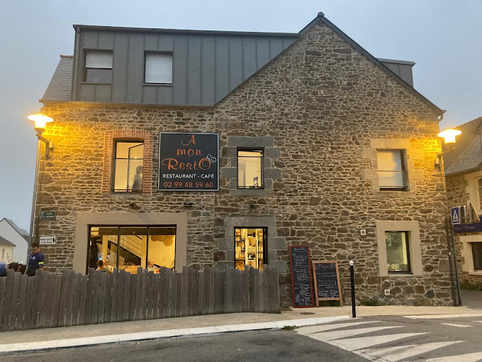 Restaurant A mon Resto à Saint-Père-Marc-en-Poulet, France