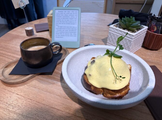 Restaurant Hugo coffee & brunch à Bridel, Luxembourg