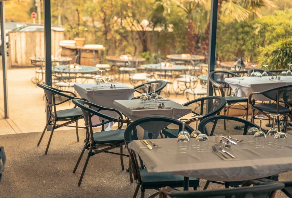 Palm House – Restaurant & Lounge