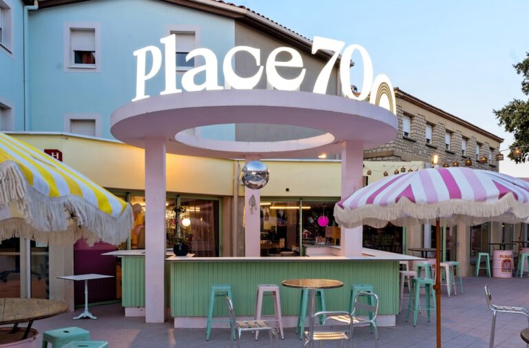Restaurant Place 70 à Estézargues, France