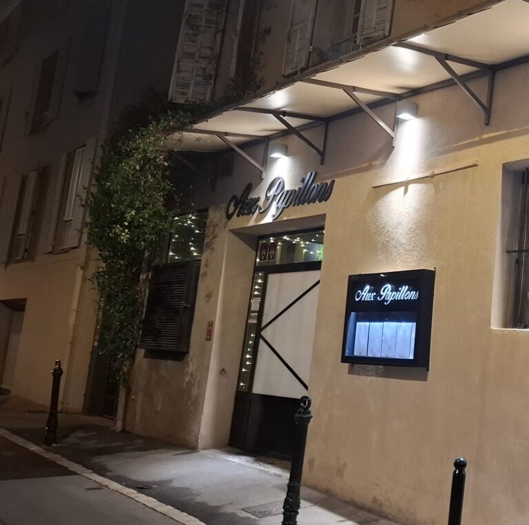 Aux Papillons