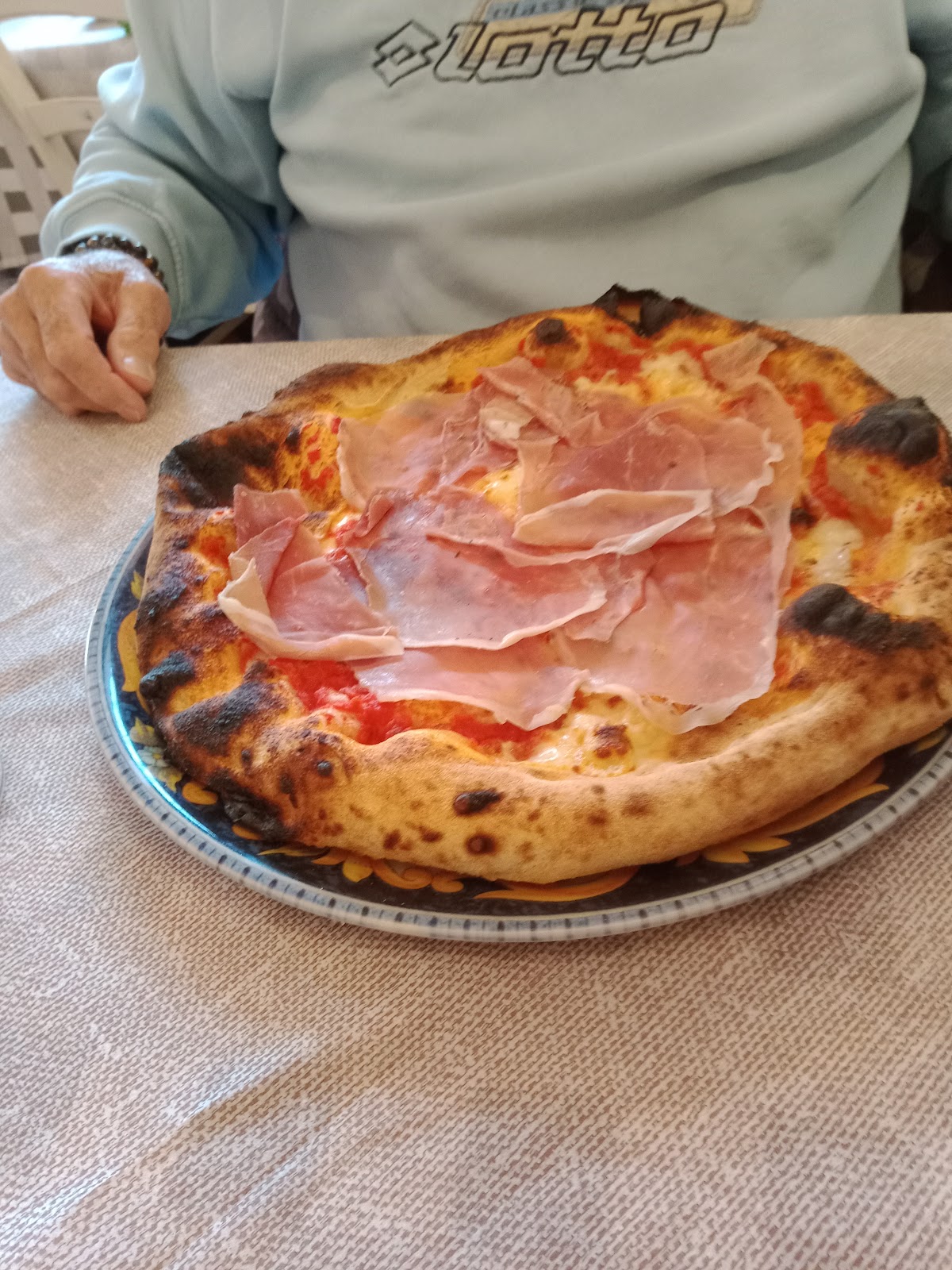 Restaurant Basilico Pizza & Plats A Emporter à Briançon, France — photo 3