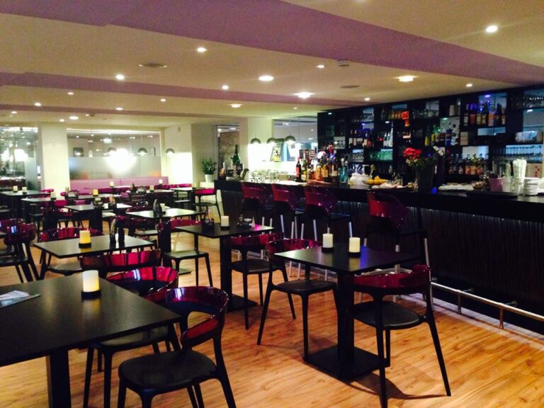 Le cafoutche Restaurant Bar TNS à Strasbourg, France