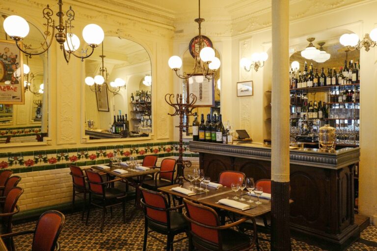 Restaurant Aux Lyonnais à Paris, France