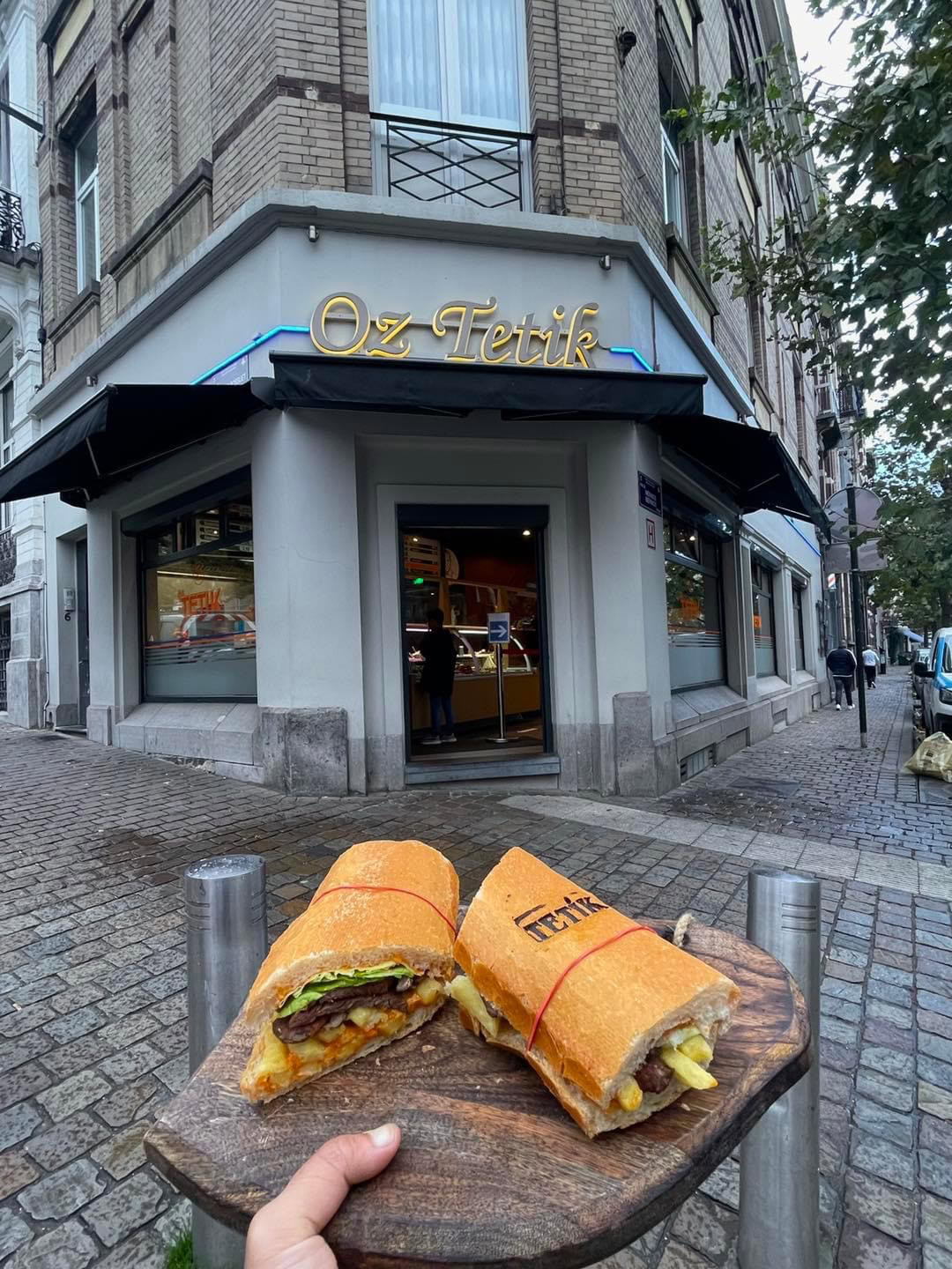 Restaurant Snack Öz Tetik à Bruxelles, Belgique — photo 2