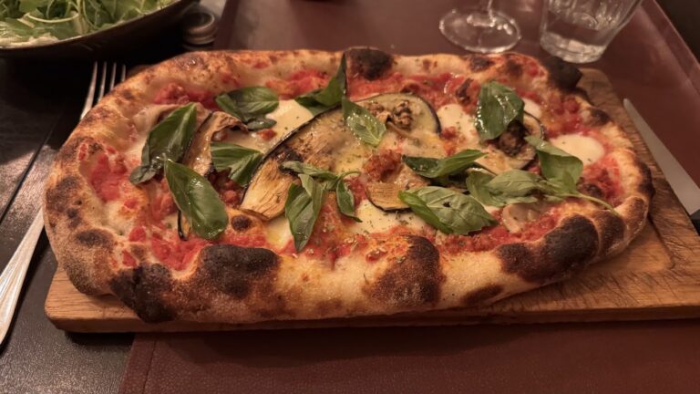 Vale&Ale Restaurant Pinseria à Paris, France